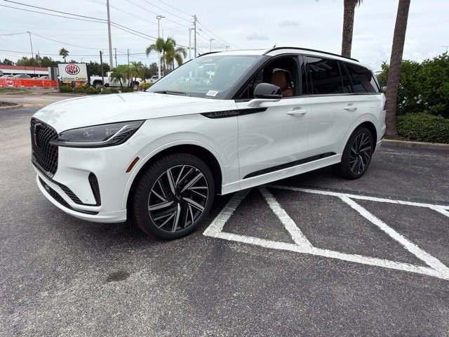 New 2026 Lincoln Aviator Black Label w/ Jet Appearance Package AWD/4WD image 3