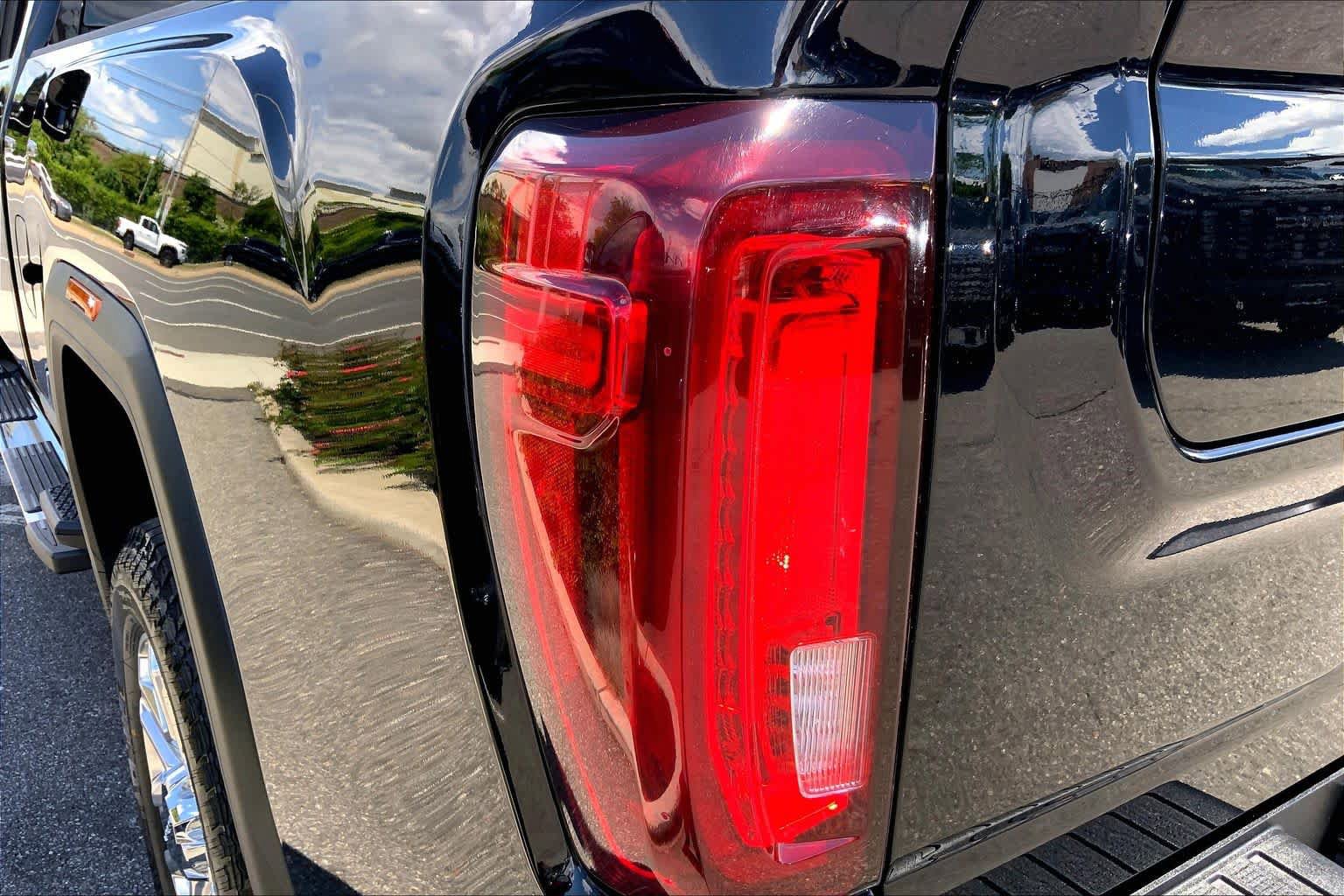 Used 2023 GMC Sierra 2500 Denali w/ Denali Ultimate Package AWD/4WD image 27