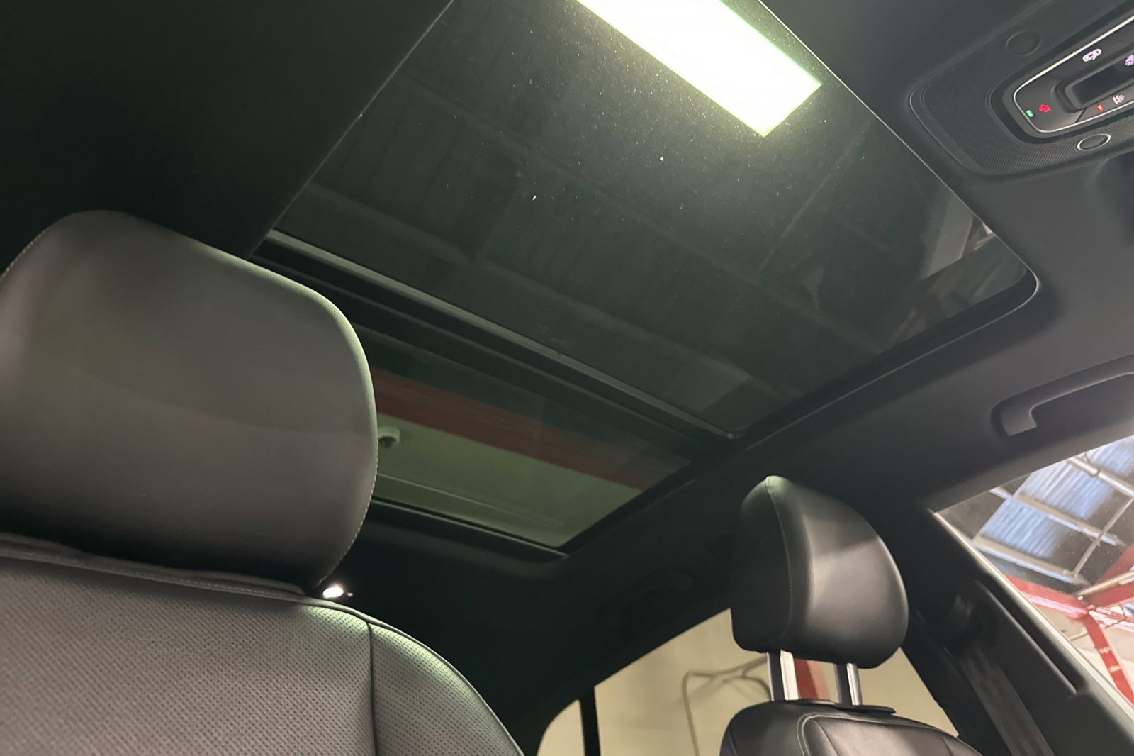 Used 2023 Audi Q8 Premium Plus w/ Premium Plus Package AWD/4WD image 16