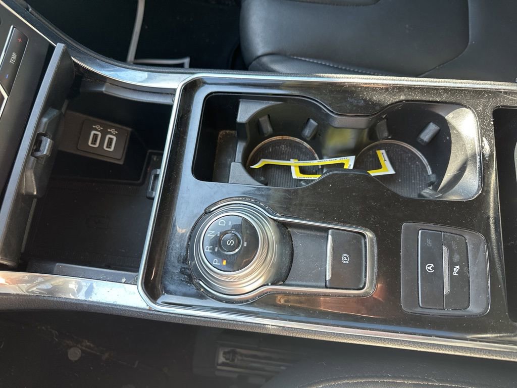 Used 2020 Ford Edge Titanium image 15