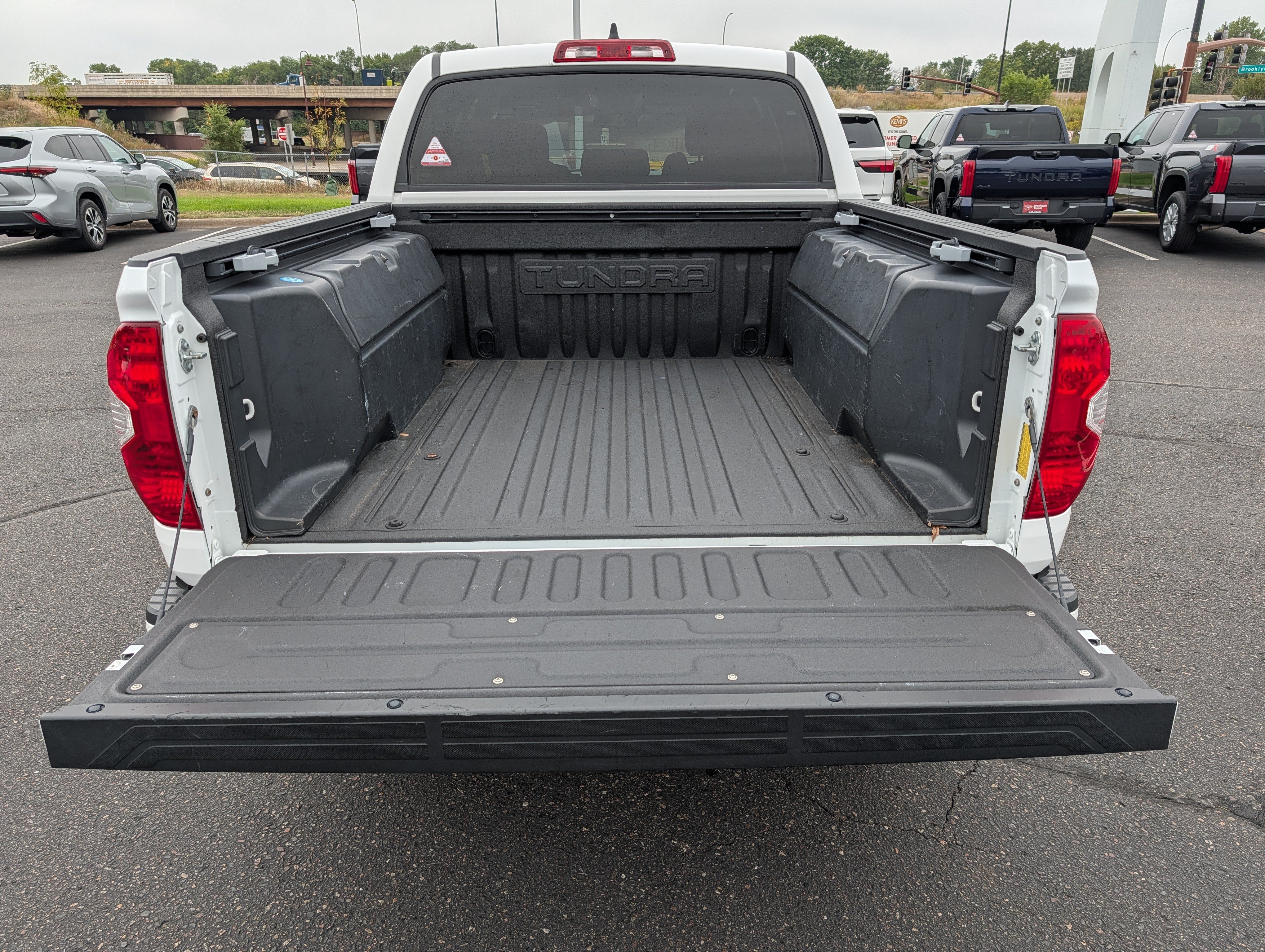 Used 2021 Toyota Tundra SR5 w/ Trail Edition AWD/4WD image 17