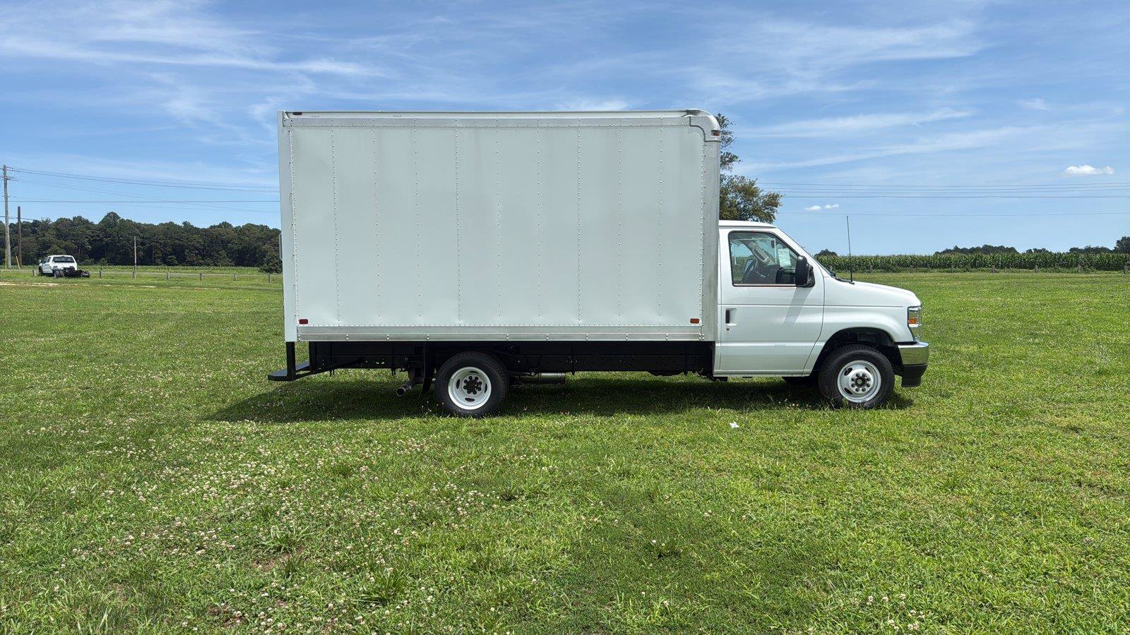New 2027 Ford E-350 and Econoline 350 Super Duty w/ Power Equipment Group RWD image 6