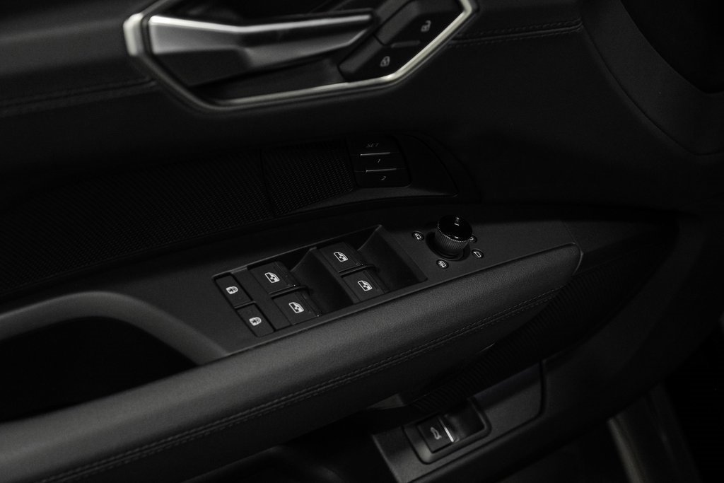 Used 2024 Audi e-tron GT Prestige image 44