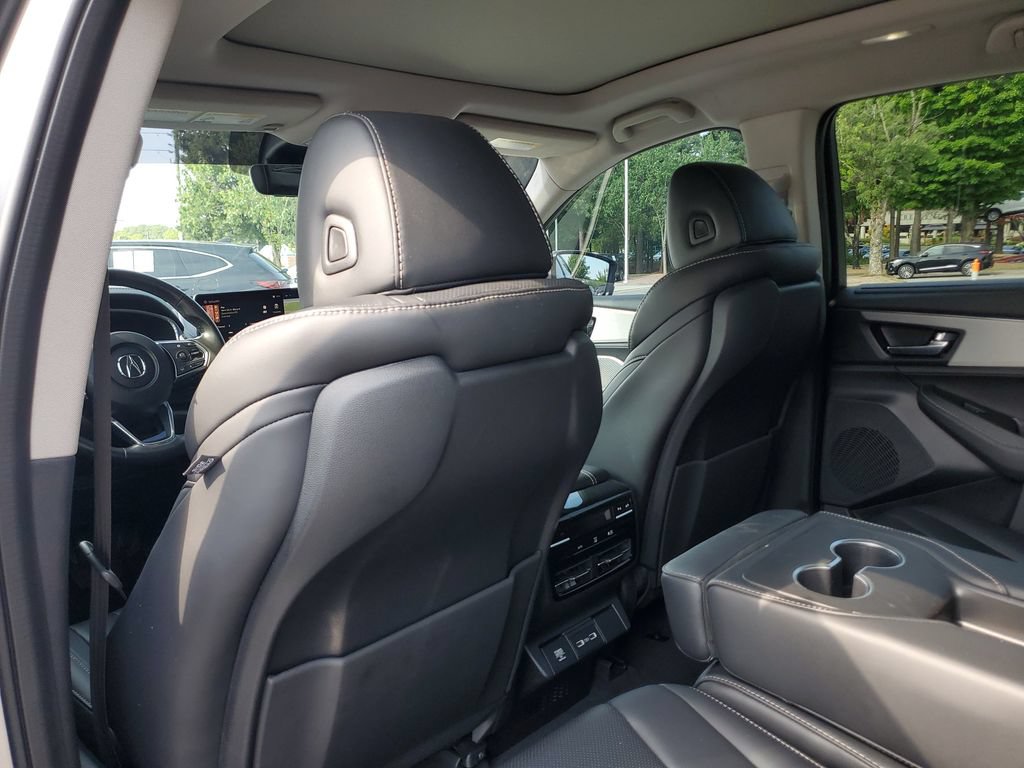 Certified 2024 Acura MDX w/ Technology Package FWD image 12