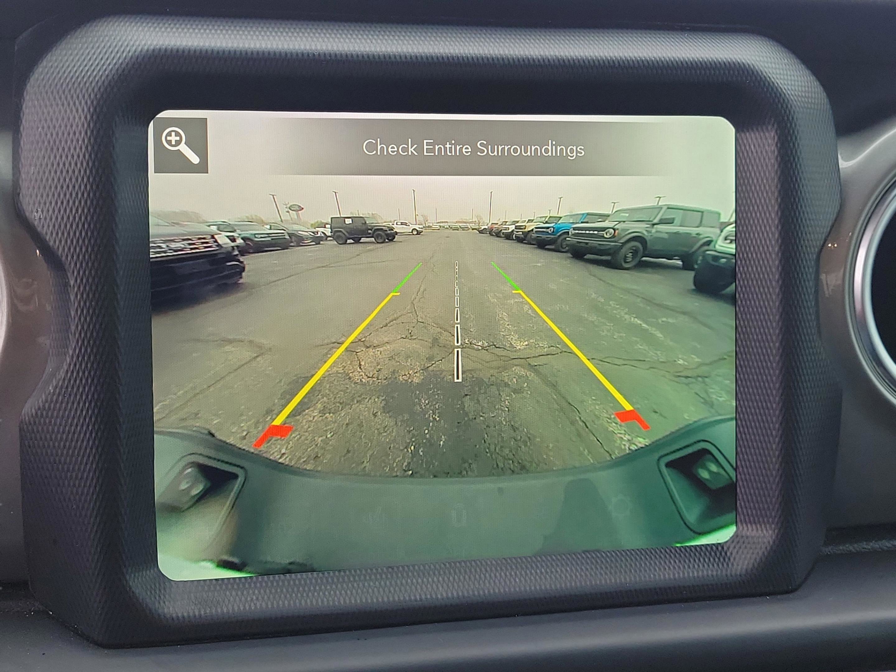 Used 2022 Jeep Gladiator Overland w/ Cold Weather Group image 10