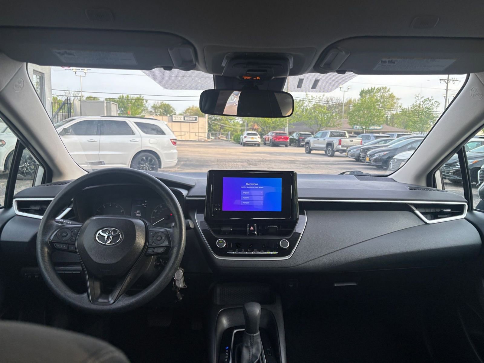 Used 2025 Toyota Corolla LE image 31