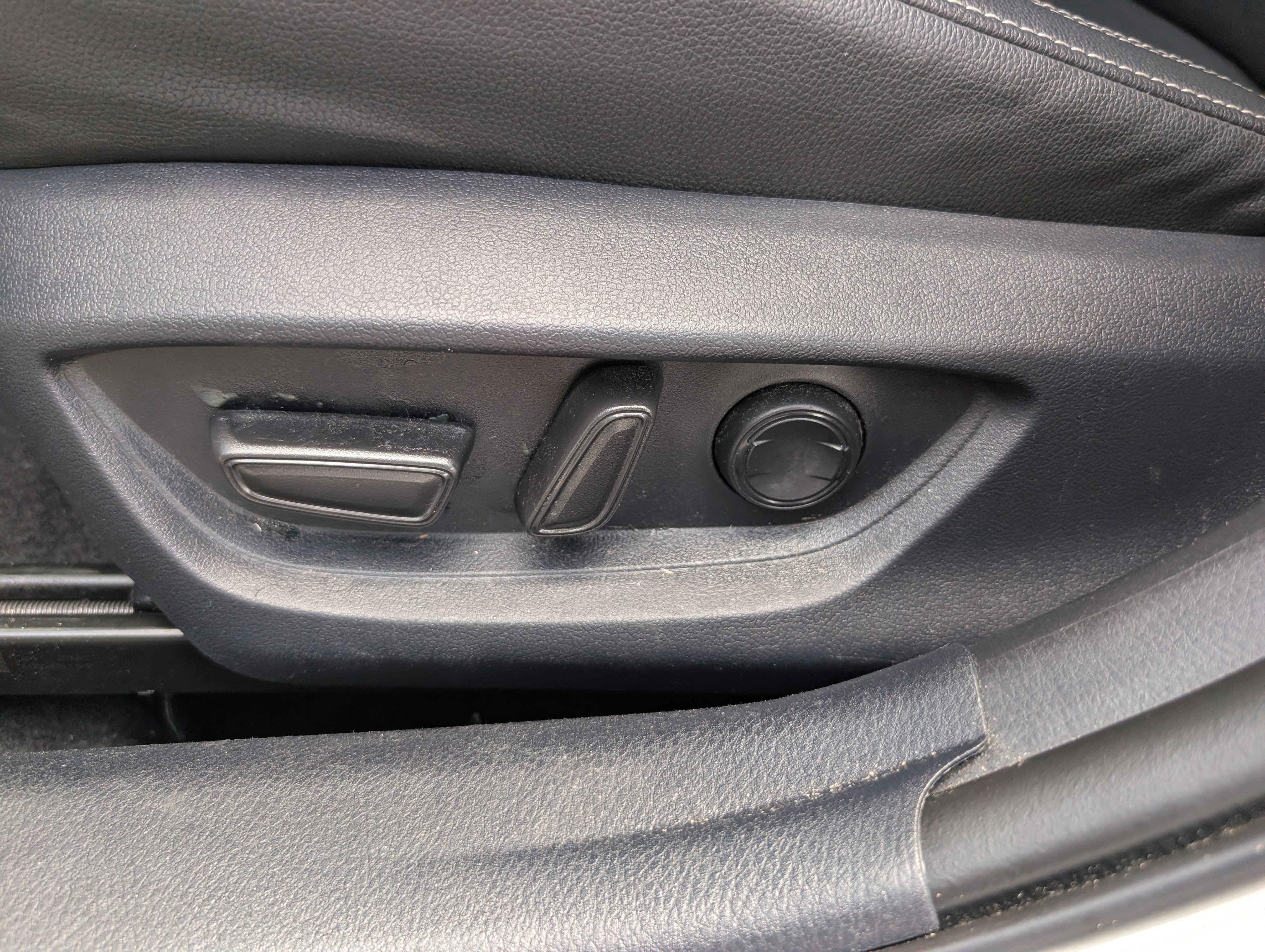 Used 2025 Toyota Camry SE FWD image 15