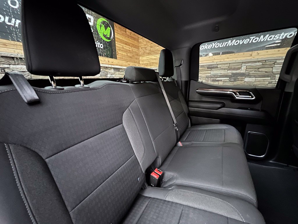 Used 2022 Chevrolet Silverado 1500 LT AWD/4WD image 38