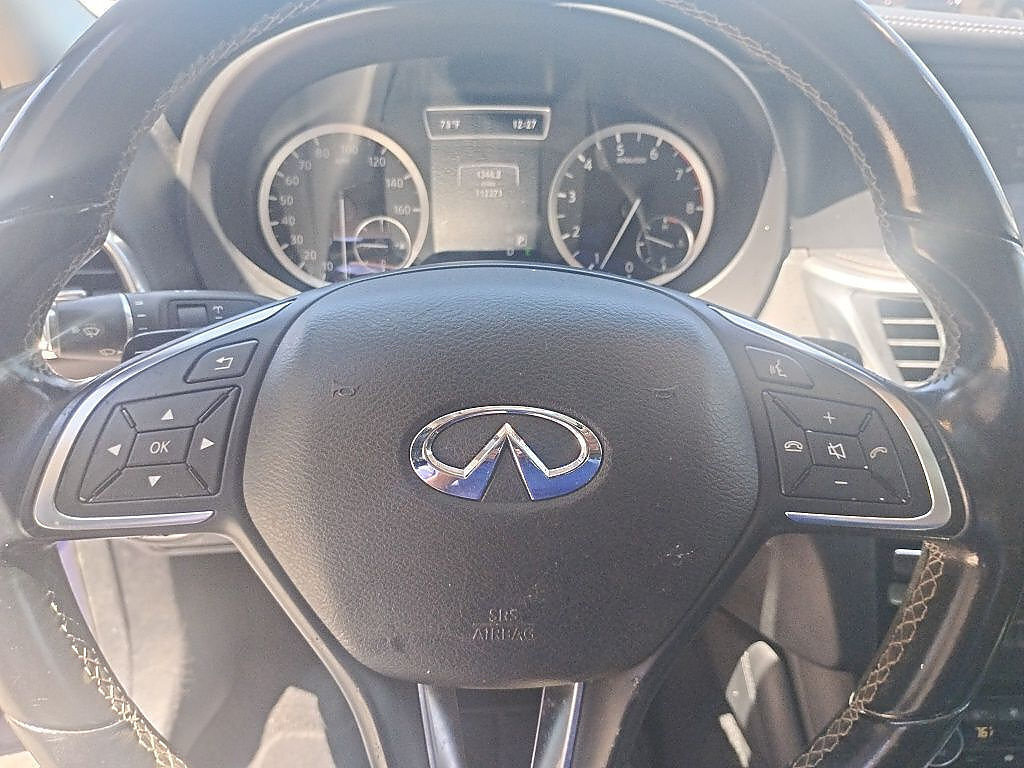 Used 2018 INFINITI QX30 Premium w/ Navigation Package AWD/4WD image 5