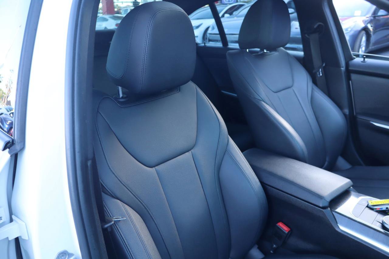 Used 2019 BMW 330i Sedan w/ M Sport Package RWD image 39