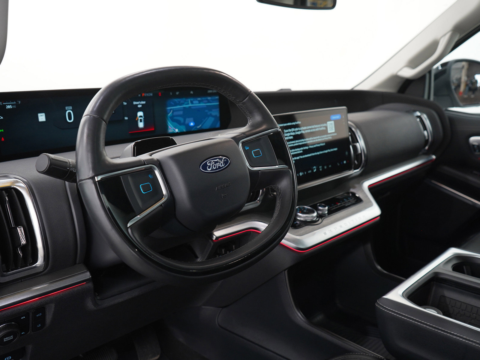 Used 2025 Ford Expedition Platinum AWD/4WD image 30