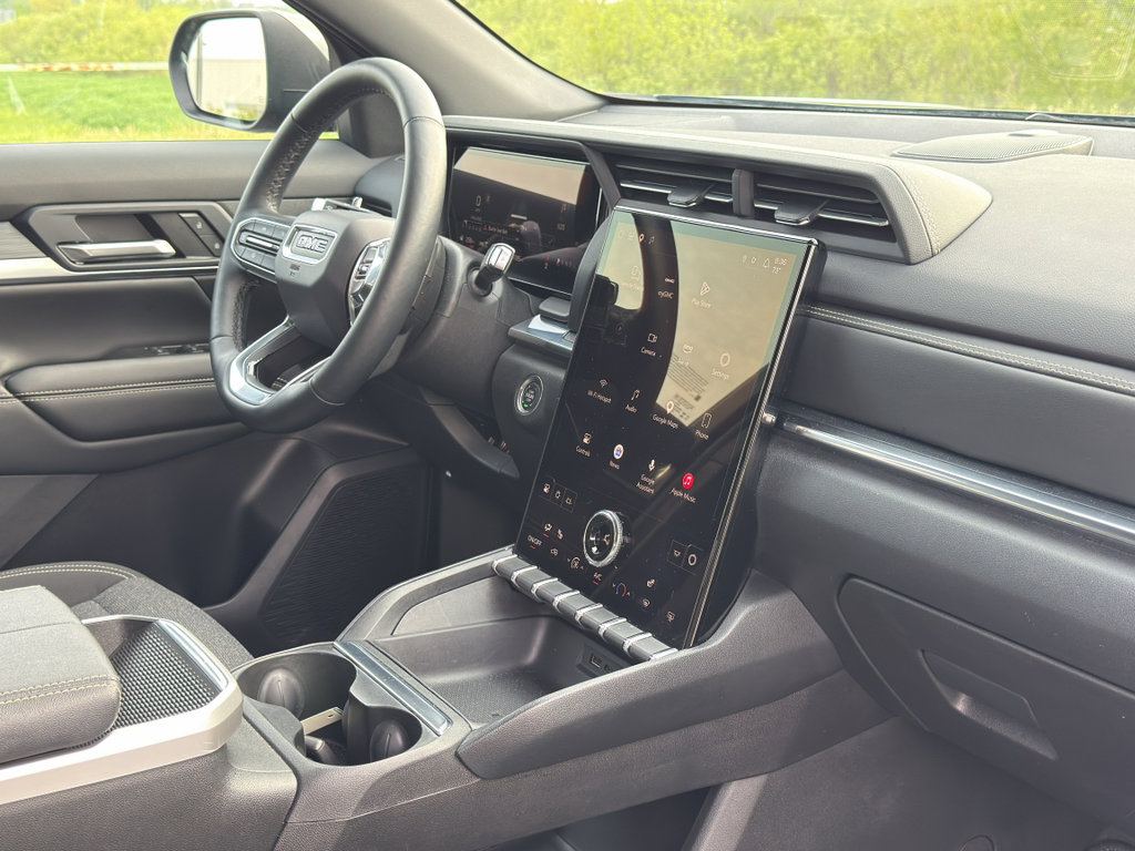 Used 2025 GMC Terrain Elevation AWD/4WD image 25