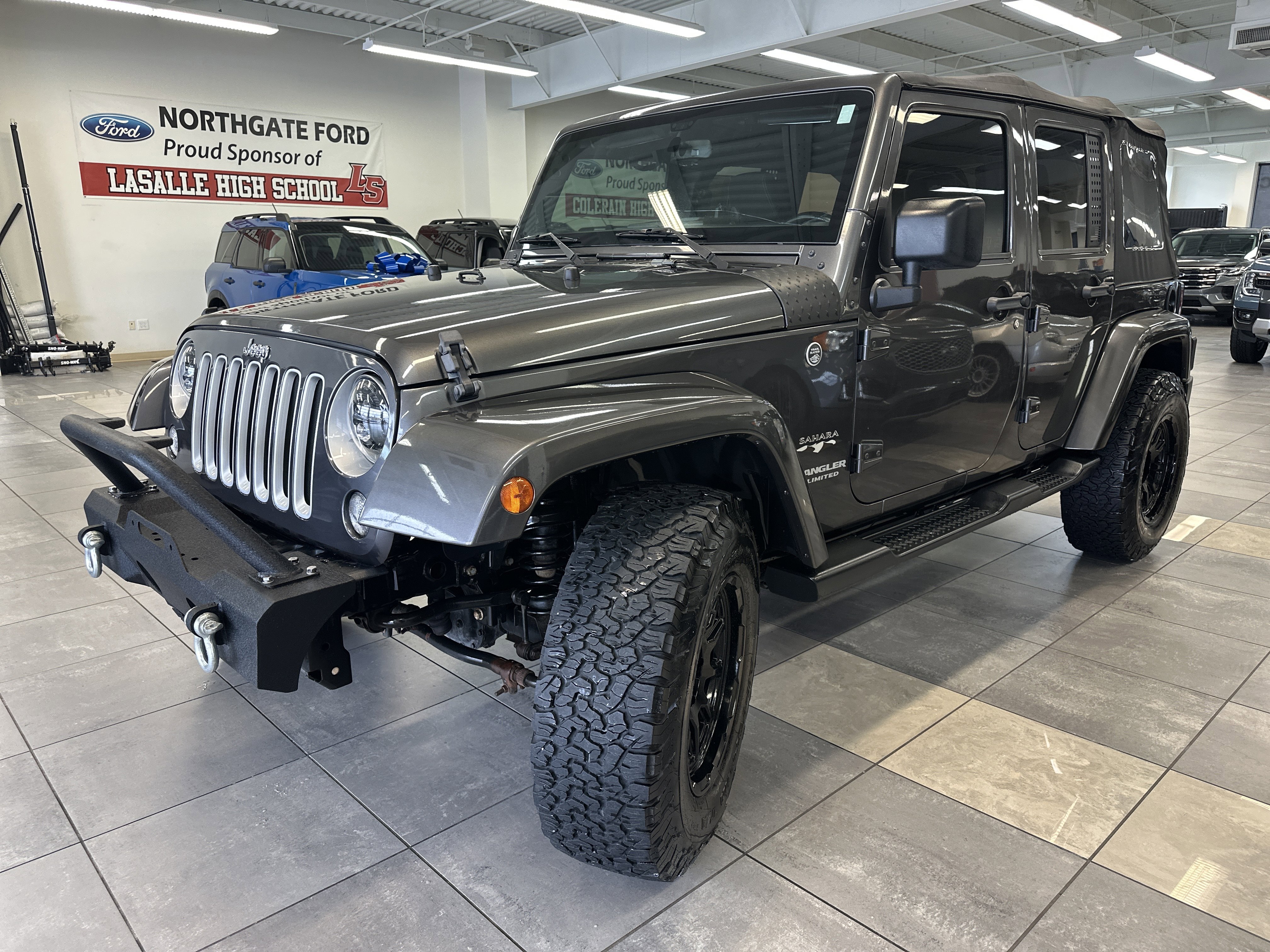Used 2016 Jeep Wrangler Unlimited Sahara w/ Dual Top Group image 16