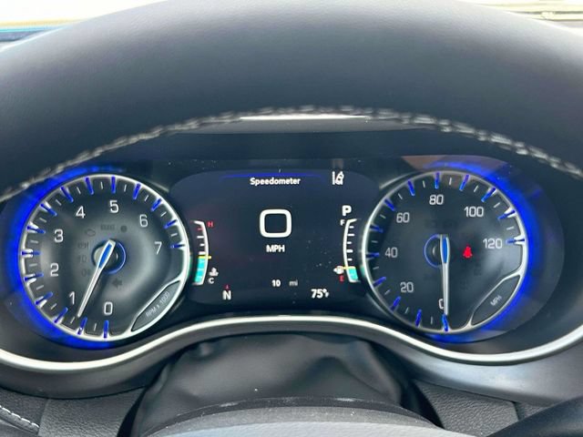 New 2026 Chrysler Pacifica Select FWD image 37