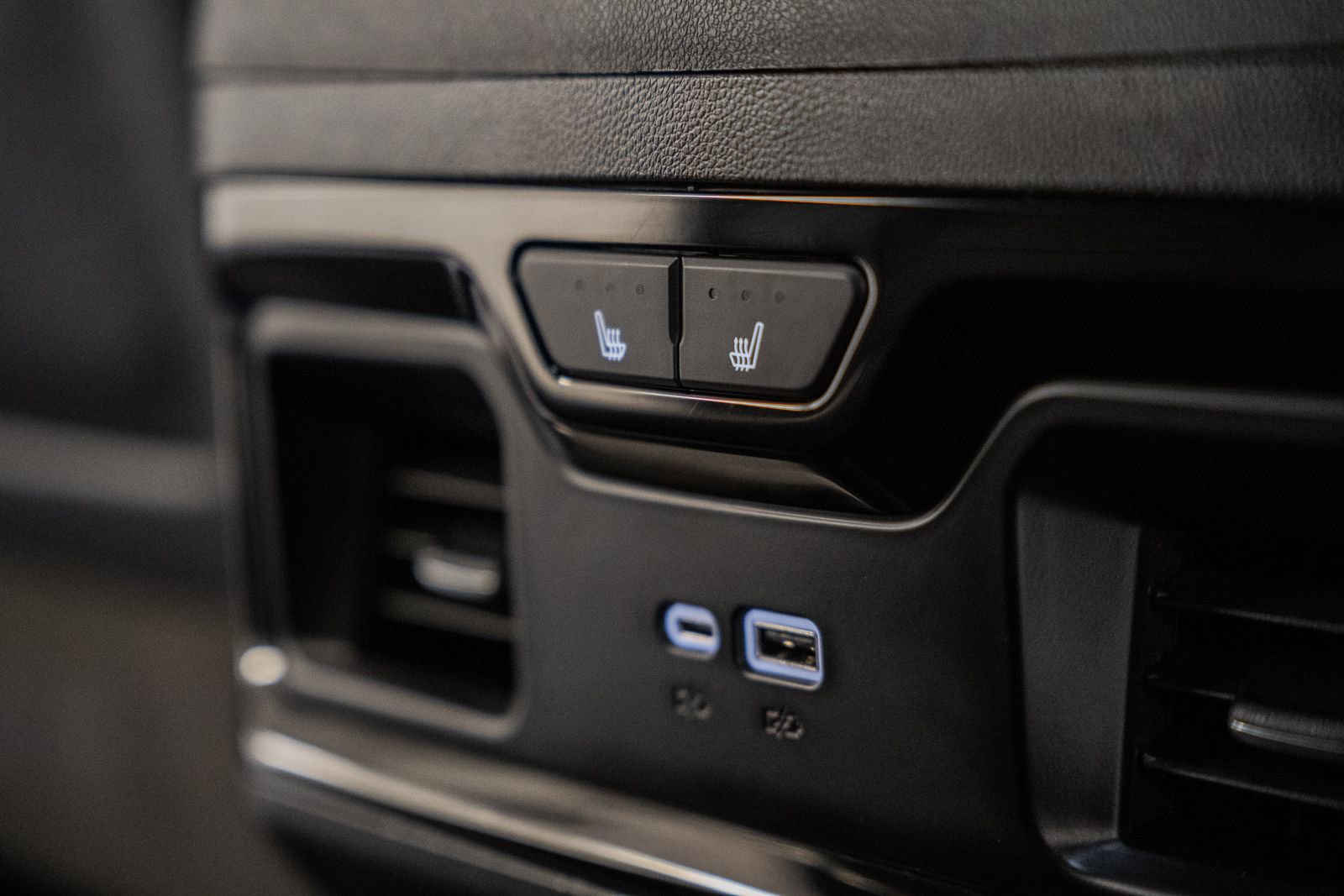 Used 2023 GMC Sierra 1500 AT4X image 42