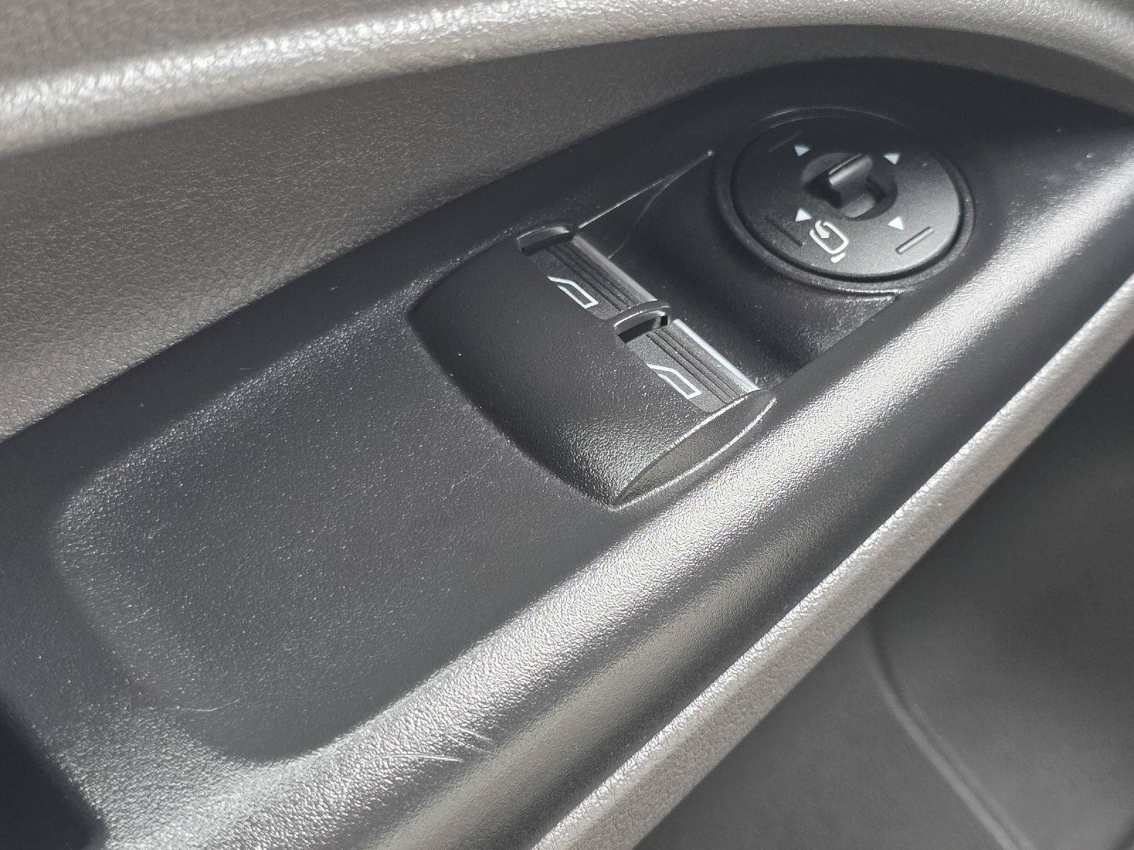 Used 2020 Ford Transit Connect XLT FWD image 9