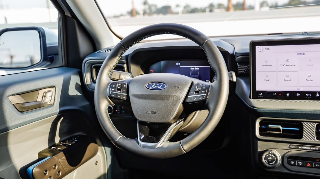 Used 2025 Ford Maverick Lobo image 18