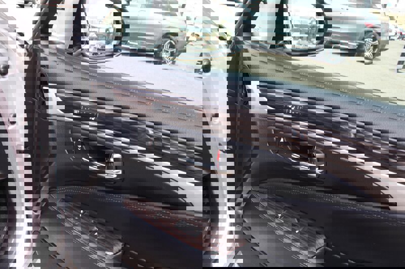 Used 2013 Lexus LS 460 w/ Comfort Pkg image 28