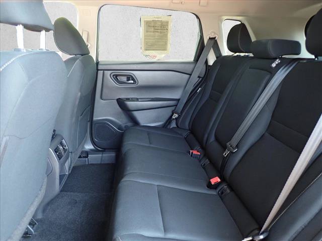 Used 2024 Nissan Rogue S AWD/4WD image 9