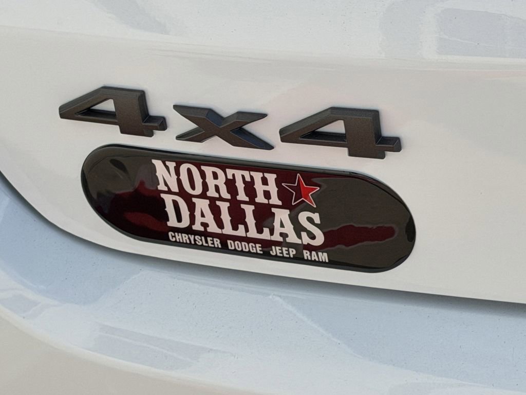 New 2026 Jeep Compass Latitude image 9