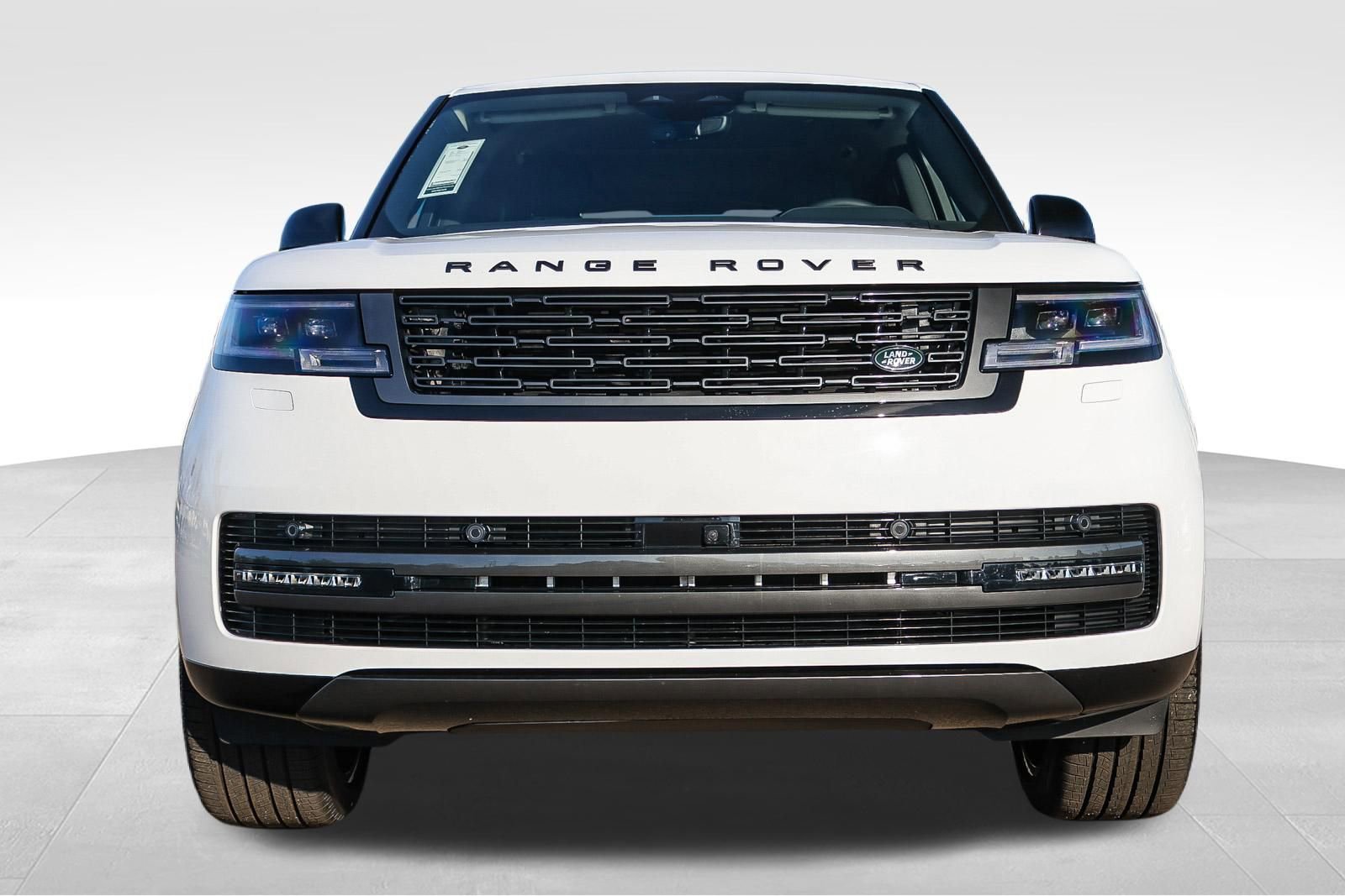 New 2026 Land Rover Range Rover SE image 2