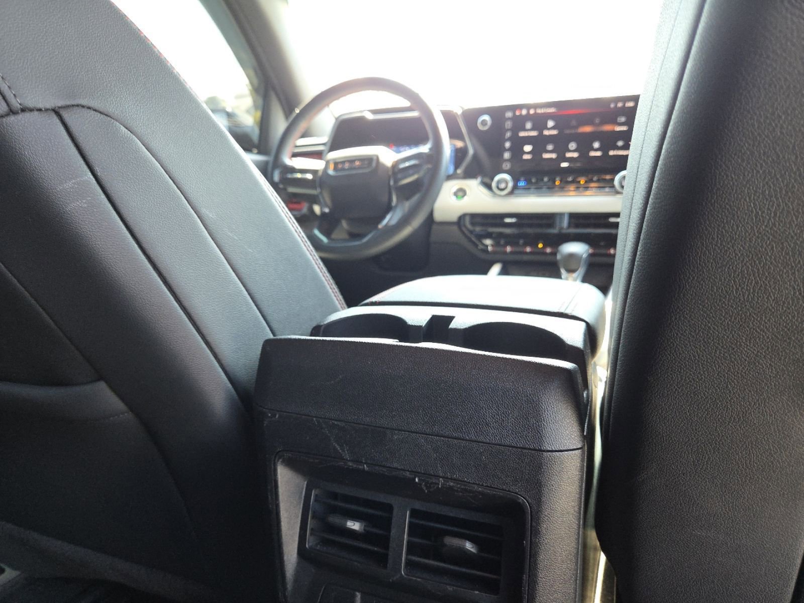 Used 2024 GMC Canyon AT4X image 28