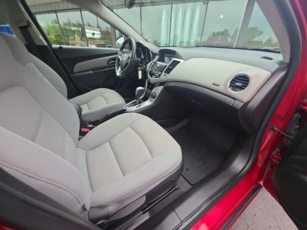 Used 2012 Chevrolet Cruze LT FWD image 17