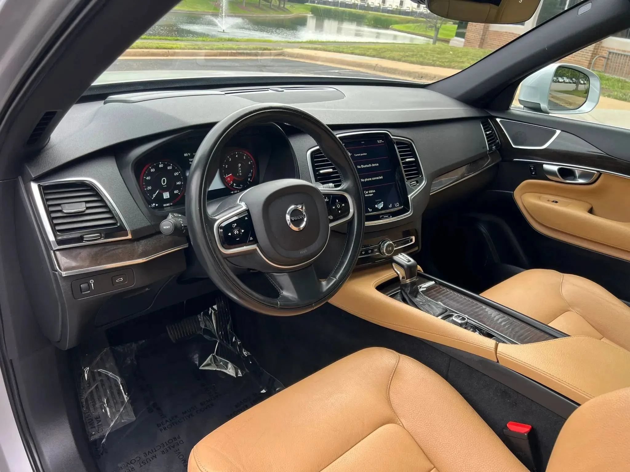 Used 2017 Volvo XC90 T6 Momentum w/ Vision Package AWD/4WD image 15