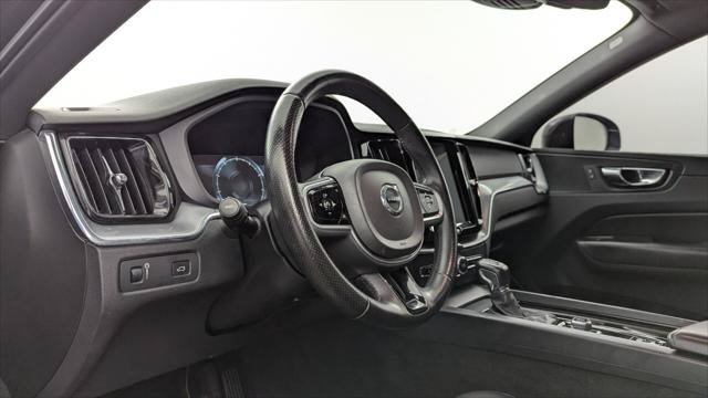 Used 2019 Volvo XC60 T5 Momentum w/ Premium Package FWD image 23