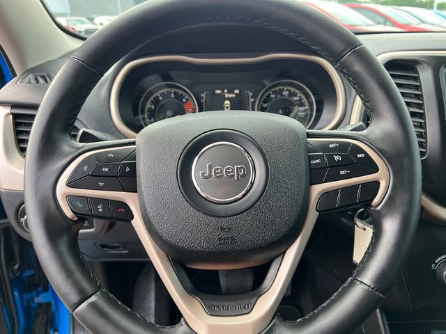 Used 2018 Jeep Cherokee Latitude w/ Altitude Package AWD/4WD image 14