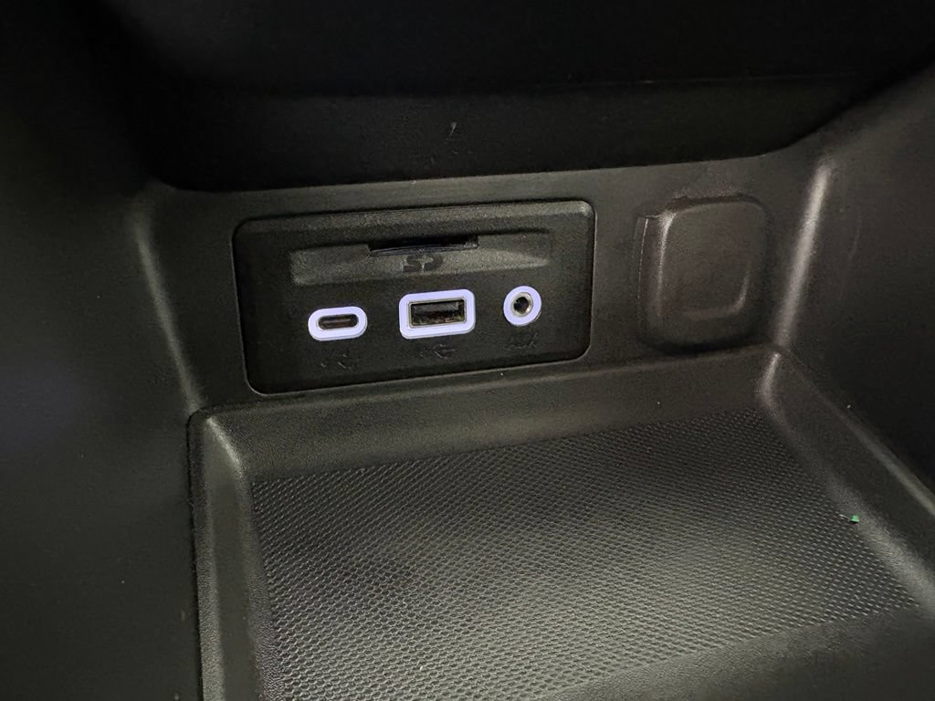 Used 2024 GMC Terrain SLT FWD image 34