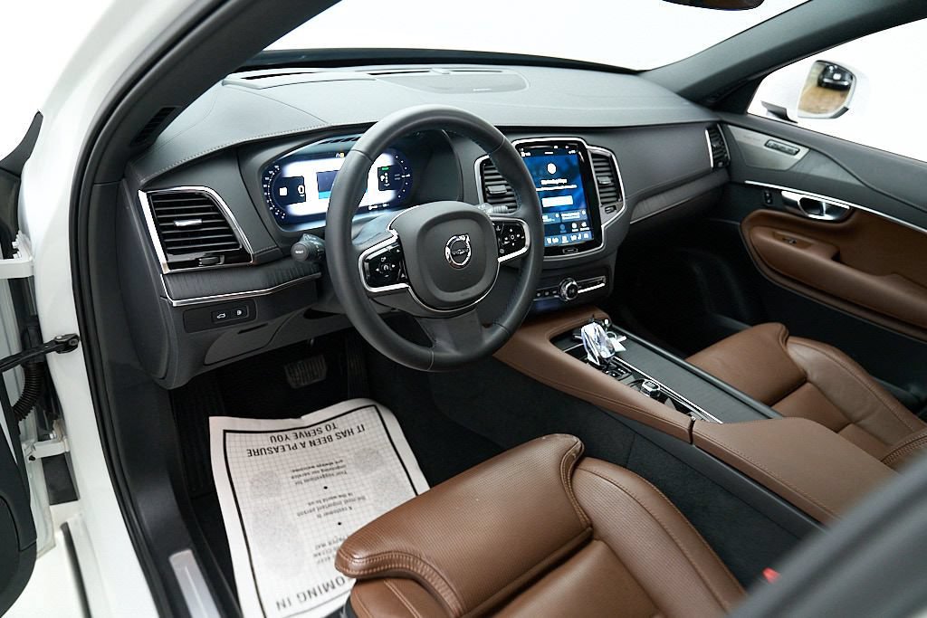 Certified 2024 Volvo XC90 T8 Ultimate AWD/4WD image 12