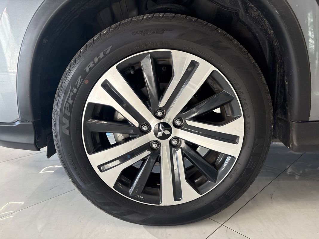 Used 2025 Mitsubishi Outlander Sport ES AWD/4WD image 36