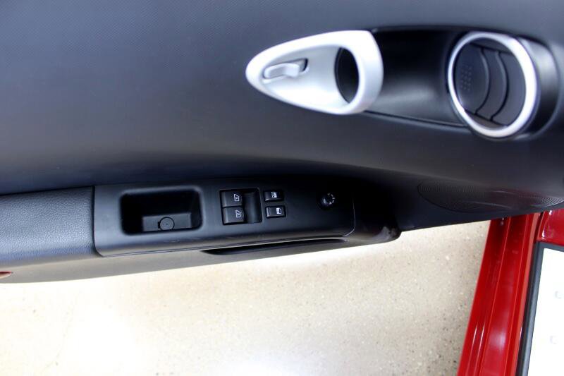 Used 2004 Nissan 350Z Touring w/ Cargo Convenience Pkg image 23