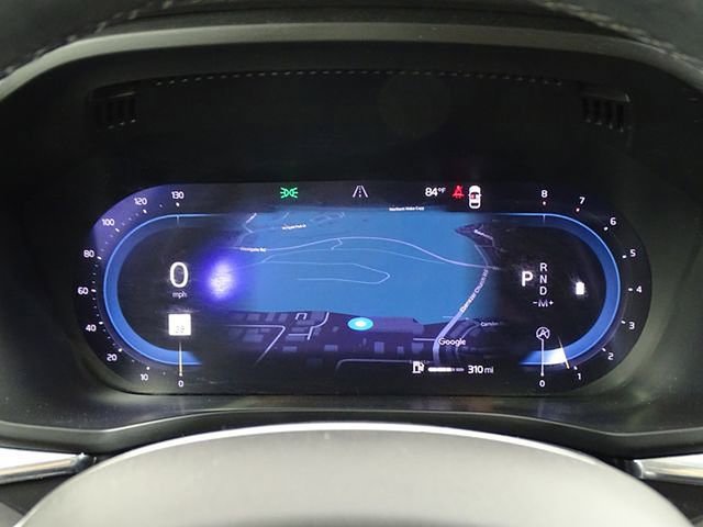 Used 2023 Volvo XC60 B5 Plus image 35