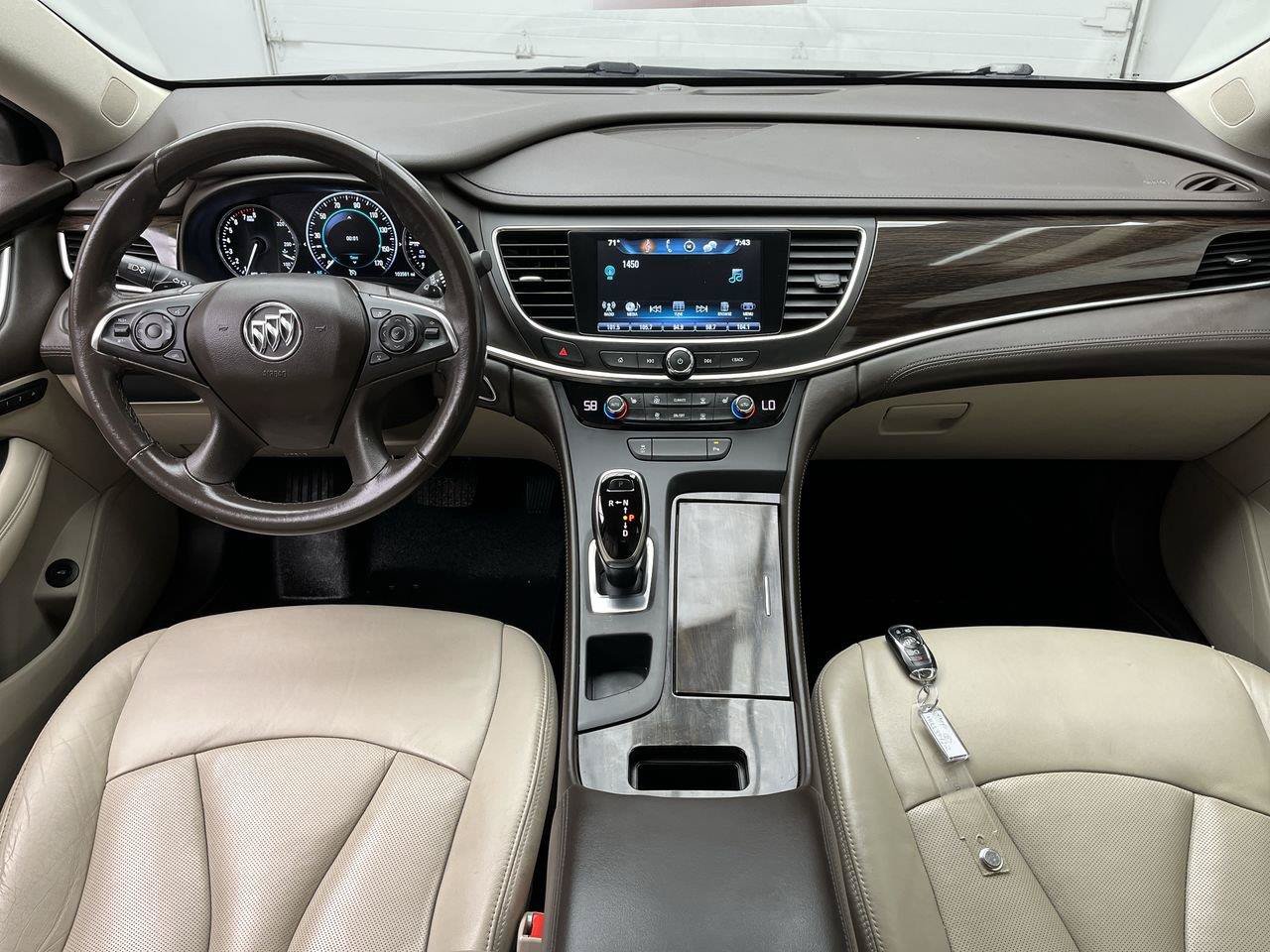 Used 2017 Buick LaCrosse Essence FWD image 4