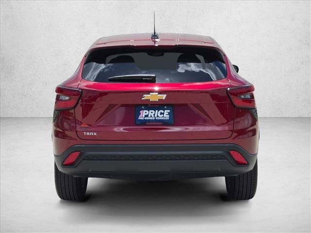 Used 2025 Chevrolet Trax LS w/ LS Convenience Package FWD image 7
