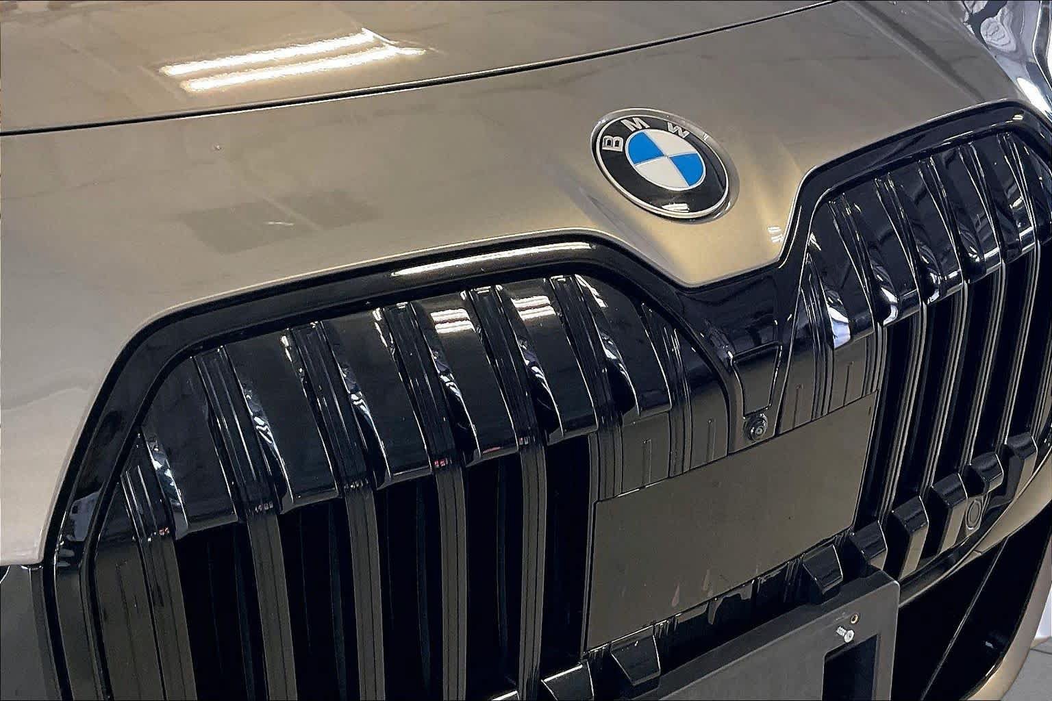Certified 2023 BMW 740i RWD image 30