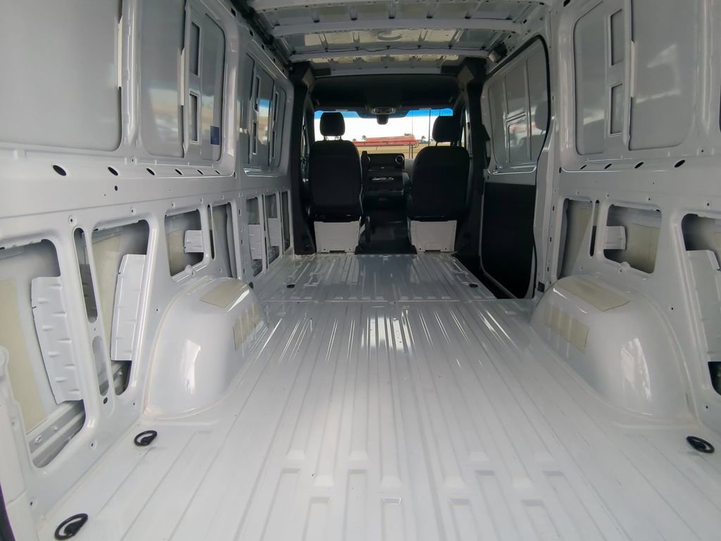 Used 2025 Mercedes-Benz Sprinter 2500 image 22
