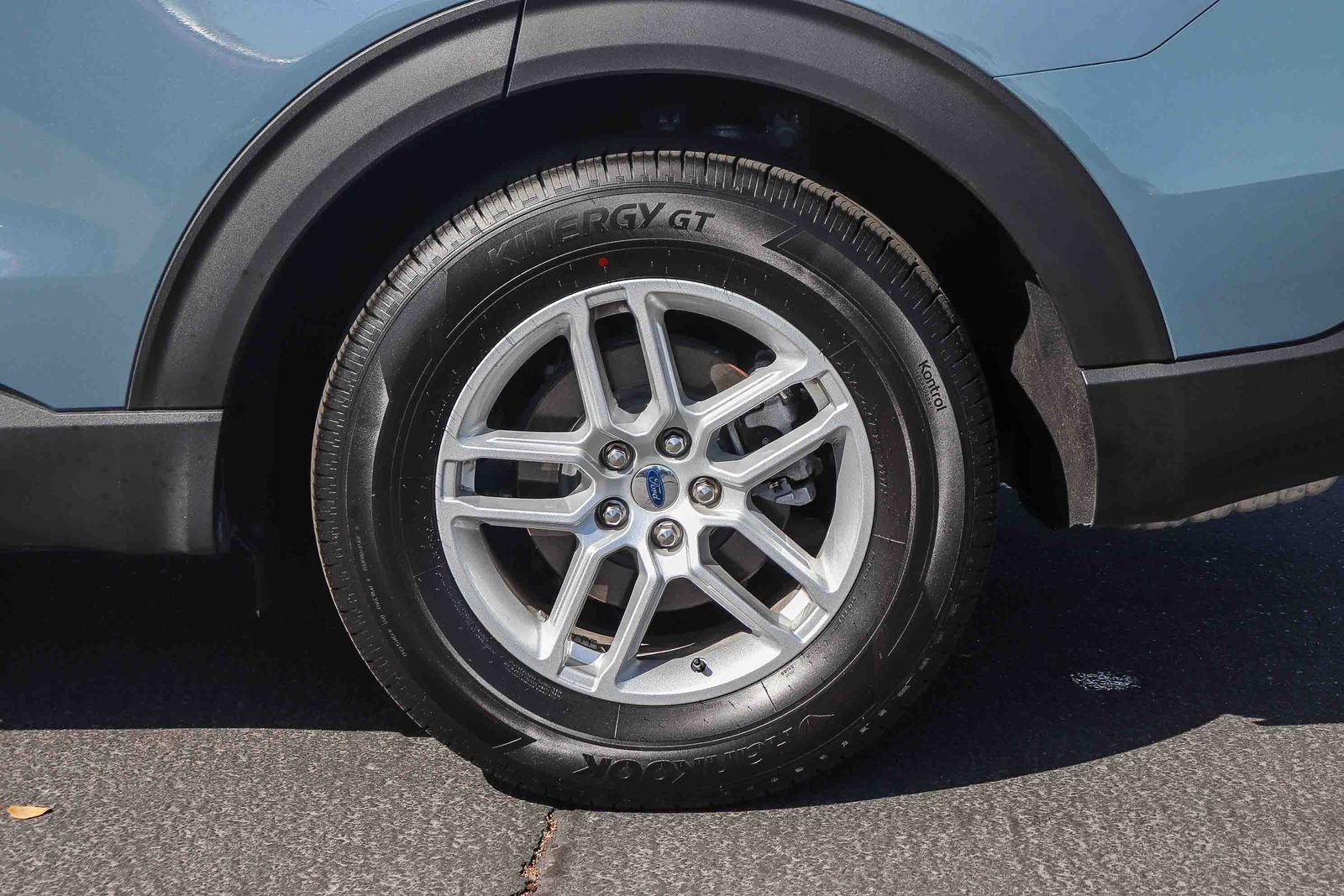 Used 2026 Ford Explorer Active w/ Active Comfort Package RWD image 8