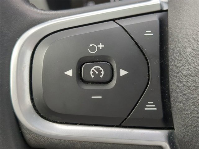 Used 2021 Volvo XC60 T5 Momentum image 26