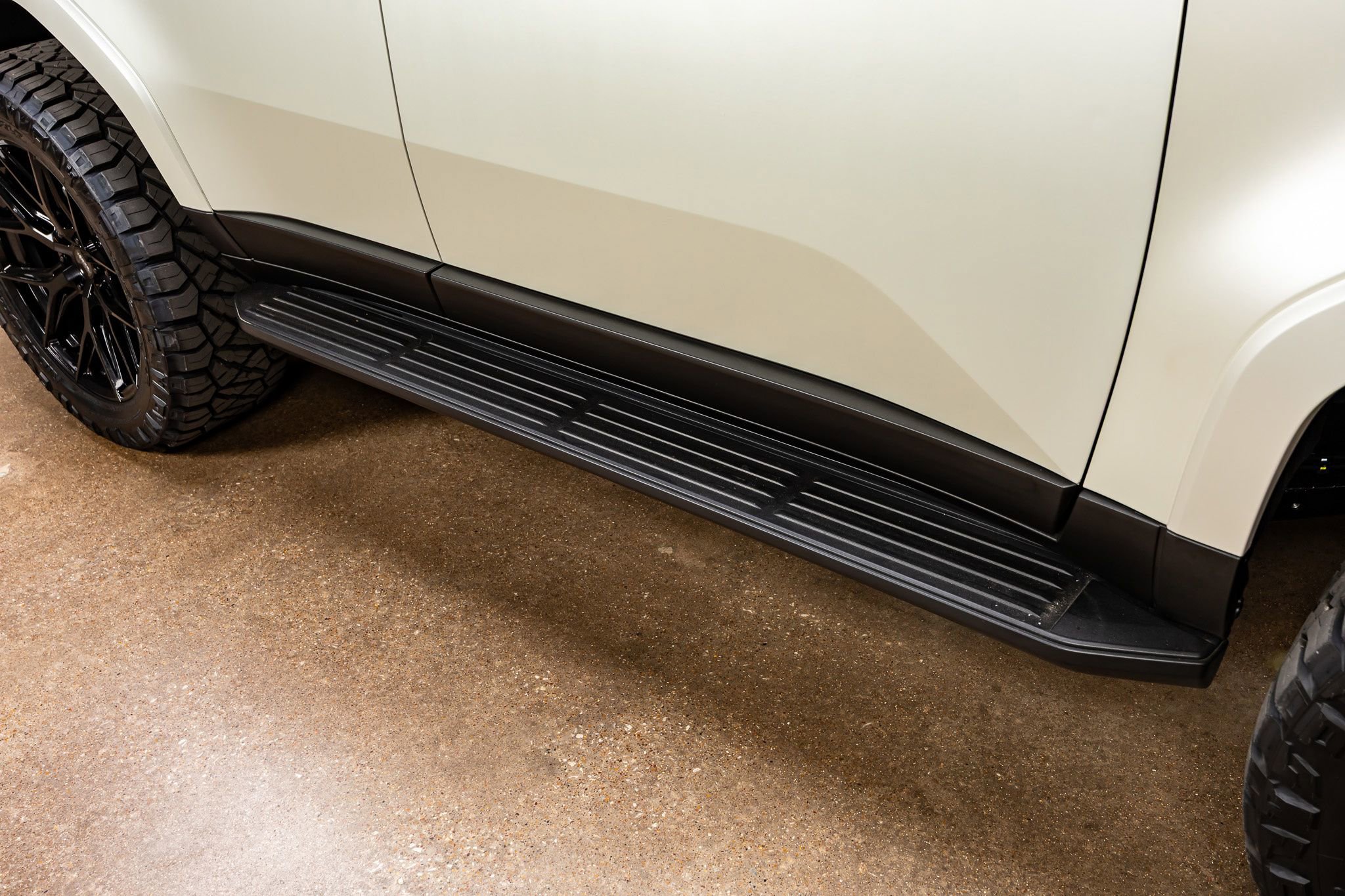 Used 2025 Lexus GX 550 w/ Accessory Package (2T) image 13