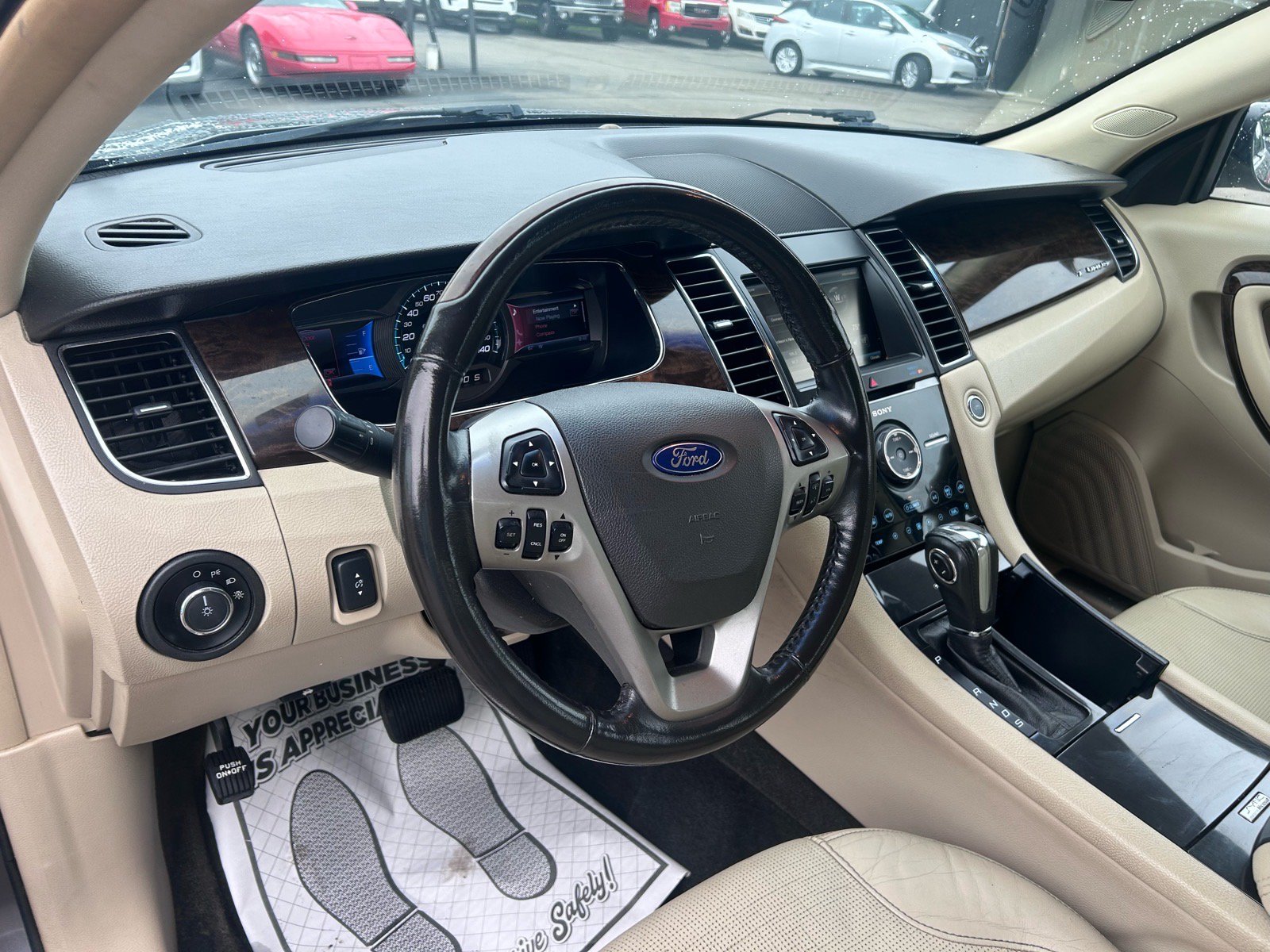 Used 2013 Ford Taurus Limited FWD image 12