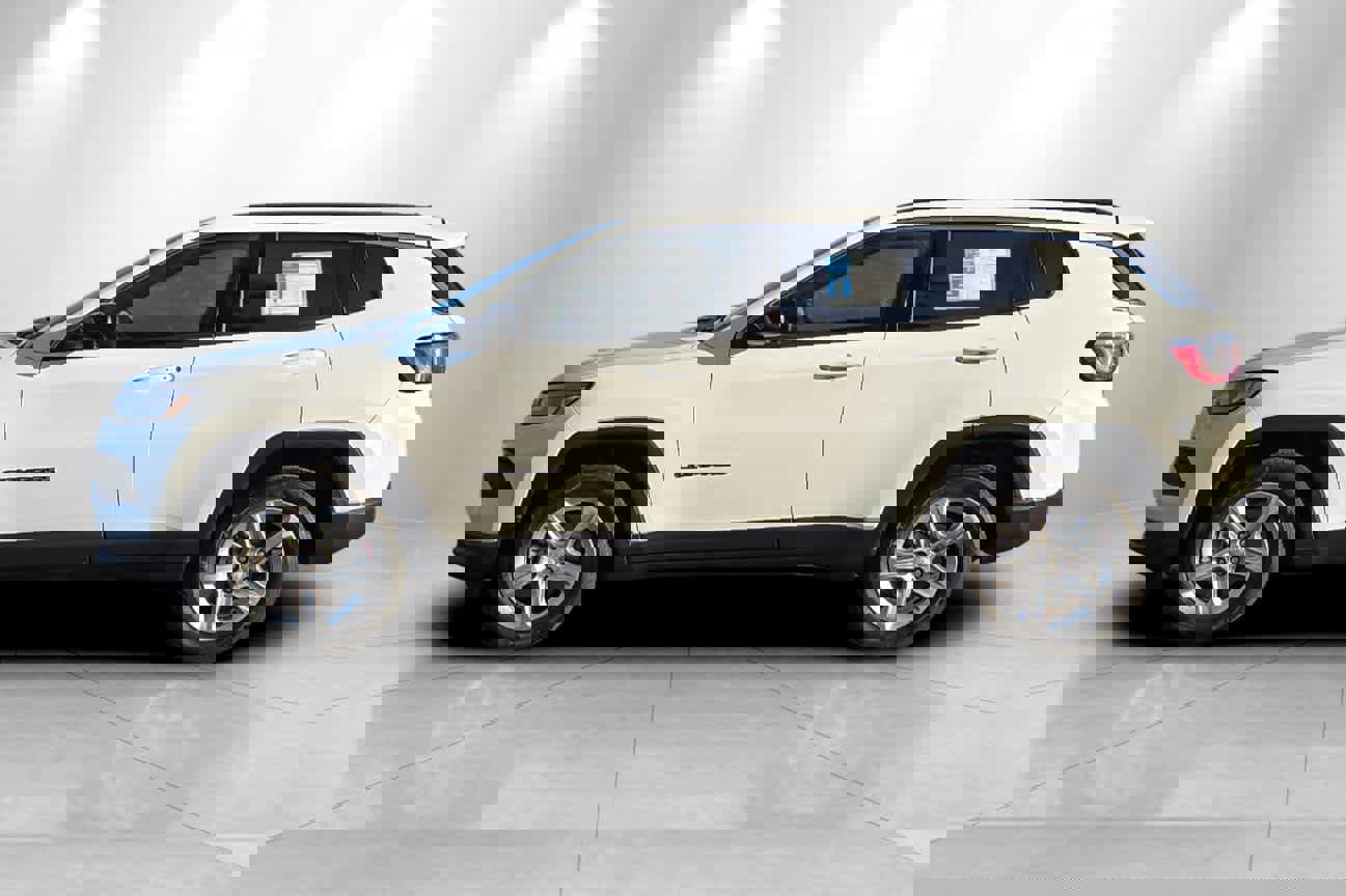 Used 2024 Jeep Compass Latitude image 5