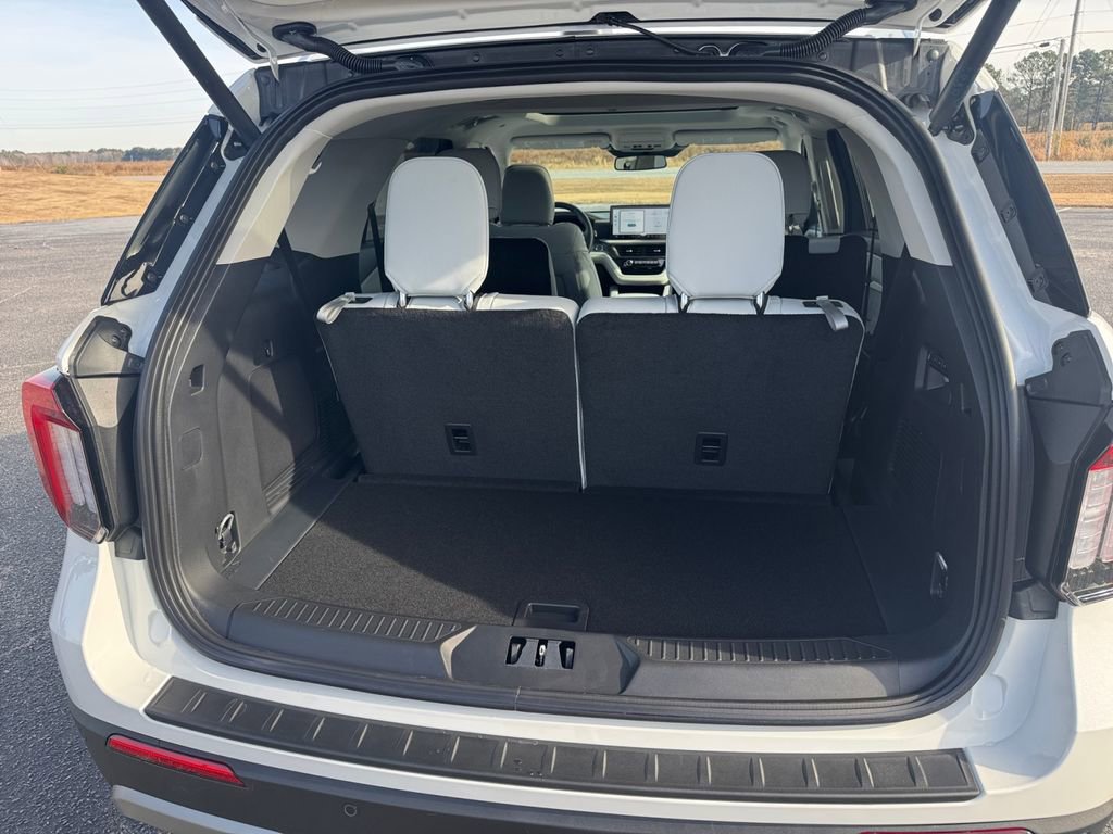 New 2026 Ford Explorer Platinum w/ LUX Leather Package image 17