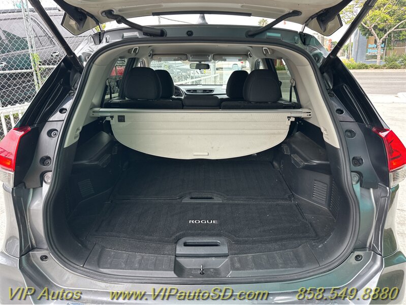 Used 2018 Nissan Rogue SV w/ Premium Package FWD image 36