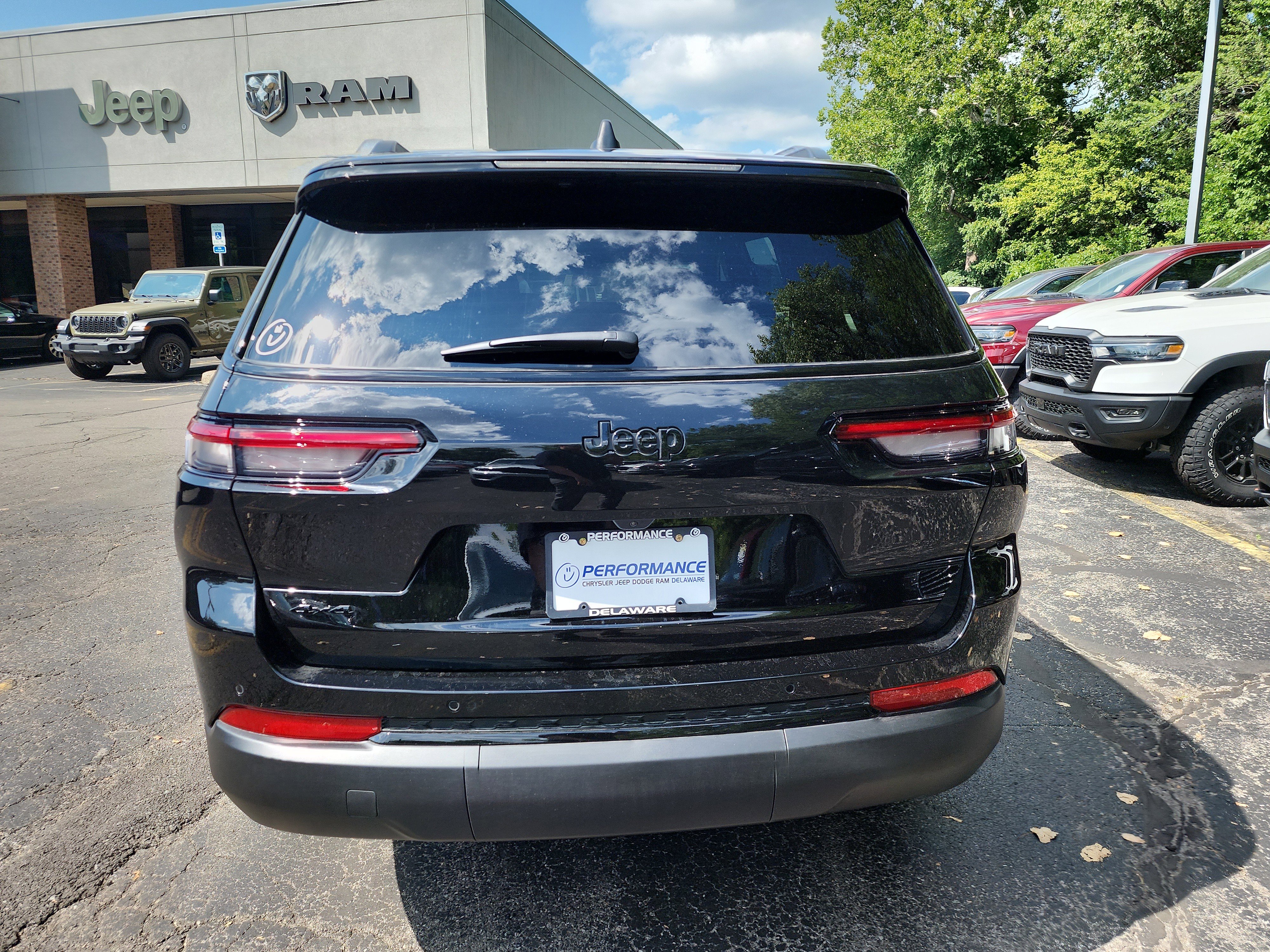 New 2025 Jeep Grand Cherokee L Altitude image 26
