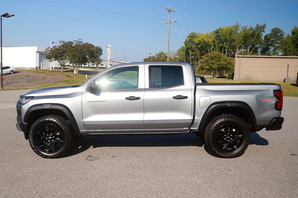 Used 2025 Chevrolet Colorado Trail Boss AWD/4WD image 4