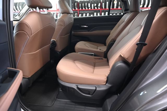 Certified 2026 Toyota Grand Highlander AWD image 12