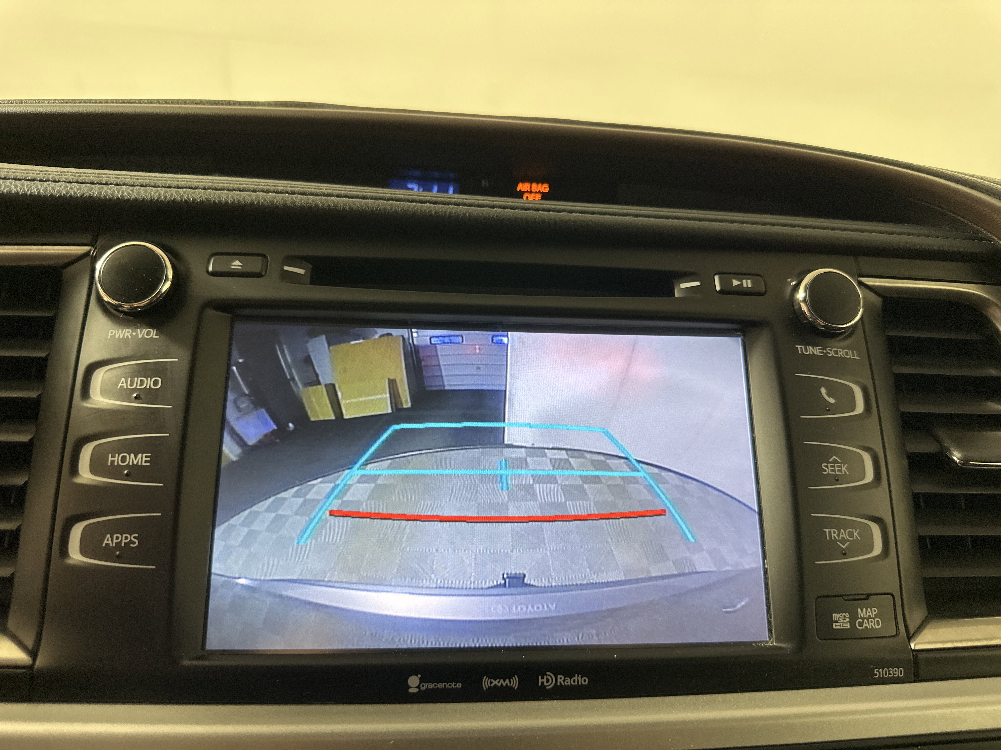 Used 2019 Toyota Highlander AWD V6 image 22